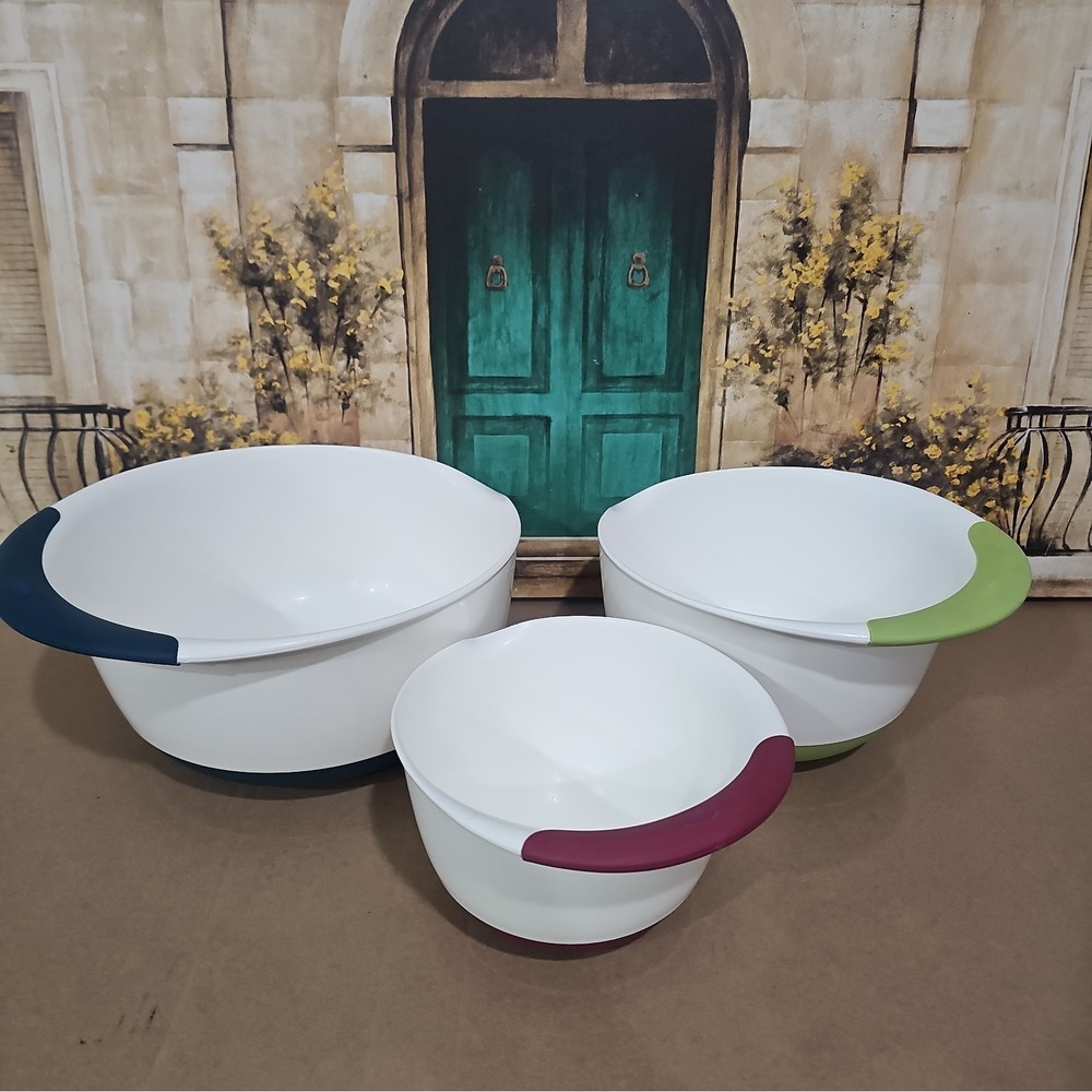 Good Grips 3-Piece Plastic Dishwasher Safe Grip Handles Non-Slip Mixing Bowl Set